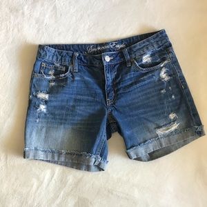 American Eagle distressed Jean Shorts Size 6